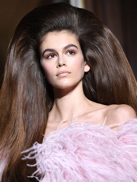 Kaia Gerbers Voluminous Valentino Couture Hair How To Allure