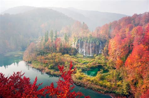 7 Of The Best Fall Foliage Destinations Around The World Fall Foliage