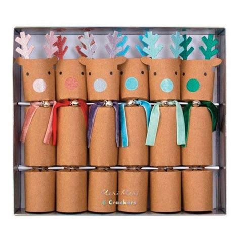 The best luxury christmas crackers for 2020 including beautiful crackers from fortnum & mason, claridge's, harrods, sophie conran and the claridge's trademark chevron floor inspired the design of these luxury christmas crackers. +Luxary Christmas Crackers With Usa / Luxury Christmas Crackers Lux Expose / We can make them in ...