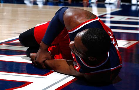 John Wall Injury Could Be Worse Washington Wizards Pg Fighting With