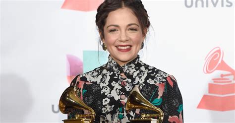 Latin Grammy 2020 Natalia Lafourcade Se Lleva Mejor Canción Regional