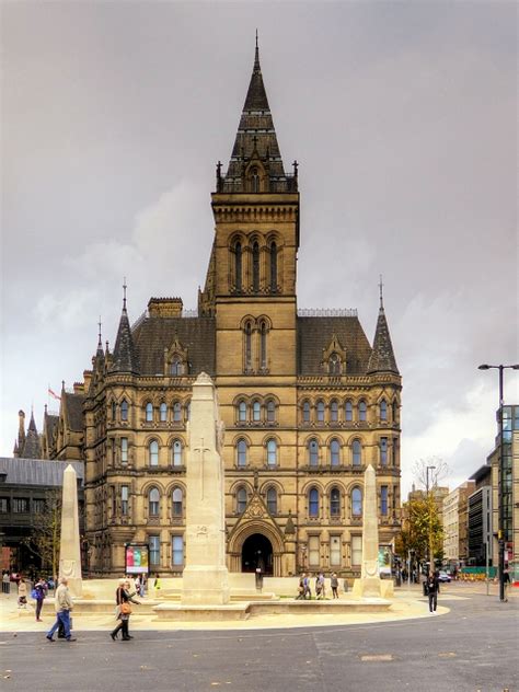 Manchester Cenotaph With Town Hall Manchester Town Hall Wikipedia