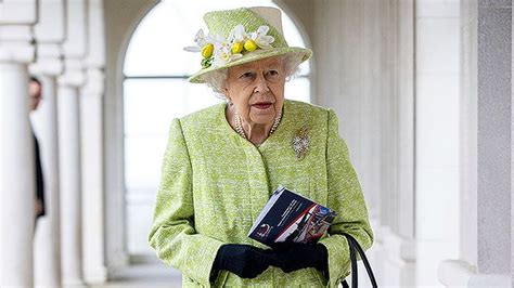 Happy 95th Birthday Queen Elizabeth Look Back At Her Most Stylish
