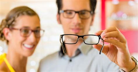 Jenis bingkai juga memainkan peranan bagi memastikan keselesaan dan ketahanan kaca mata. Bingkai Cermin Mata Yang Sesuai Ikut Bentuk Wajah - blog ...