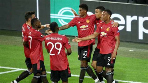 Senin, 03 mei 2021 00:20 wib. 3 Formasi Mematikan Manchester United untuk Dominasi Liga ...
