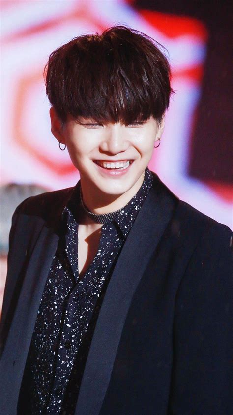 See more ideas about yoongi, min yoongi, bts yoongi. Yoongi is so happy~ His gummy smile blesses my soul