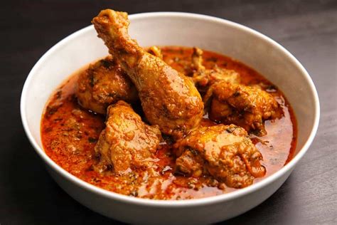 Hyderabadi Chicken Gravy Chicken Curry Hyderabadi Style Spice Eats