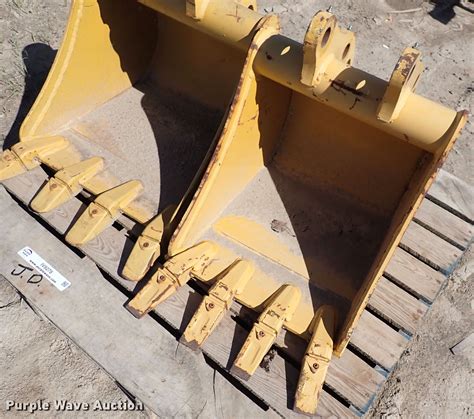 2 John Deere Excavator Buckets In Wichita Ks Item Iv9278 Sold