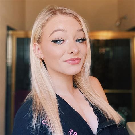 She posts lip sync videos on tiktok and vlogs on youtube. Zoe LaVerne (TikTok Star) Wiki, Bio, Age, Height, Weight, Net Worth, Boyfriend, Career, Facts ...