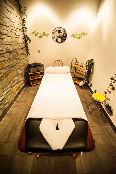 massage room massage room design massage room decor massage therapy rooms spa room decor