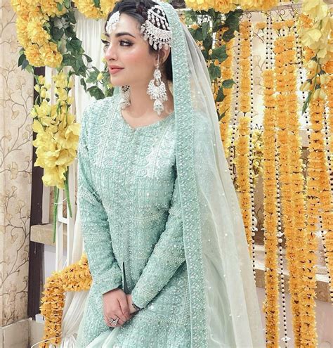 Nawal Saeed Looks Ravishing In Turquoise Blue Outfit Photos
