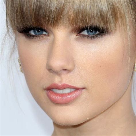 Taylor Swifts Makeup Photos And Products Steal Her Style Page 5