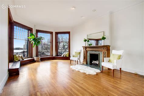Looking for 2 bedroom apartments for rent in brooklyn, ny? Brooklyn Heights Apartment Has Amazing Windows for Amazing ...