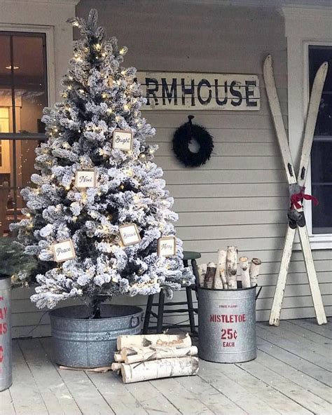 20 Outdoor Porch Christmas Trees Homyhomee