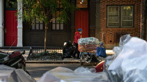In Battle Against Trash And Rats Nyc Officials Try A Schedule Shift