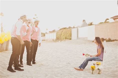 29 Romantic Guys Who Definitely Know How To Propose Awesome
