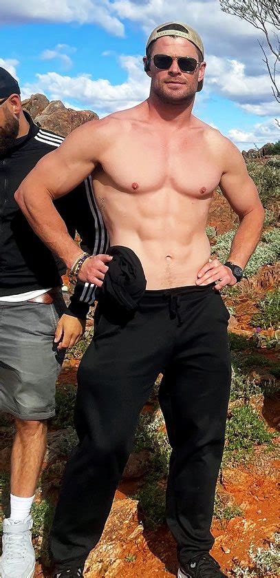Male Celebrity Obsessions On Twitter Chris Hemsworths Real Body Appreciation Post