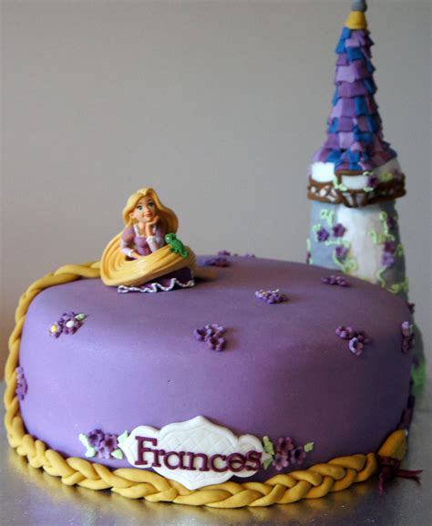 Pin By Britney Lopez Quinones On Cakes Cupscakes And Other Desserts Rapunzel Birthday Cake