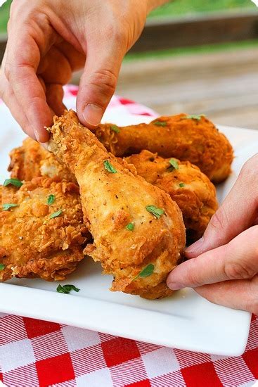 Paula deen's southern fried chicken recipe is a simple and classic southern dish done right. Spicy Southern Fried Chicken | Pinnutty.com
