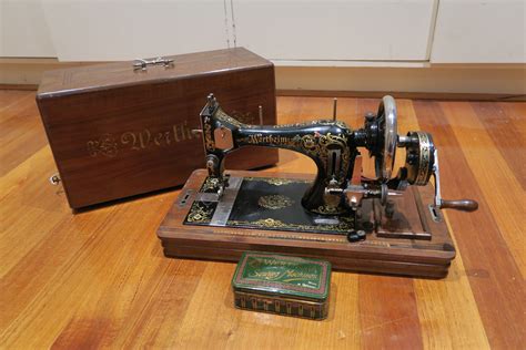 Pin By Throughout History On Antique Sewing Machines Antique Sewing