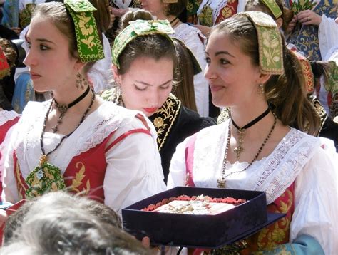 Piana Degli Albanesi E Le Sue Secolari Tradizioni Pasquali Il
