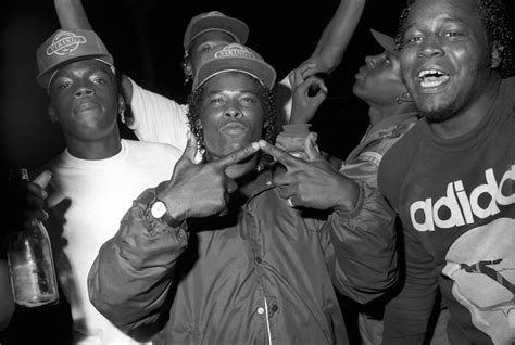 Incredible Photos Show Las Notorious Crips Gangsters Posing With Crack