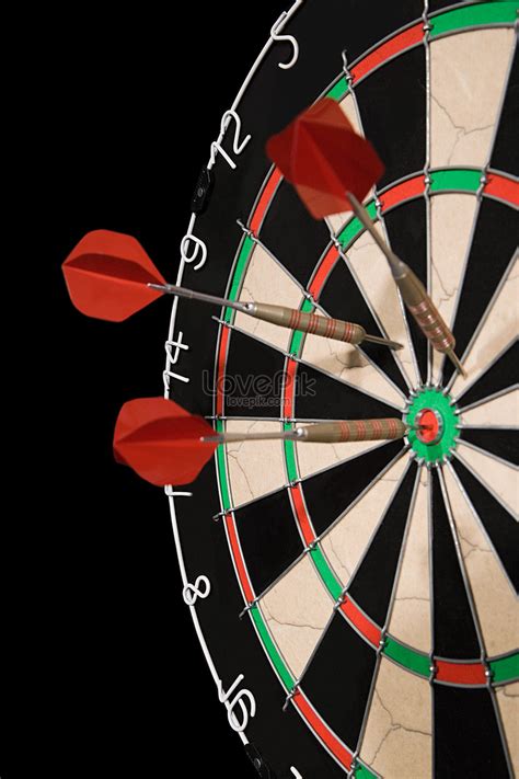 Darts On Dart Board Picture And Hd Photos Free Download On Lovepik