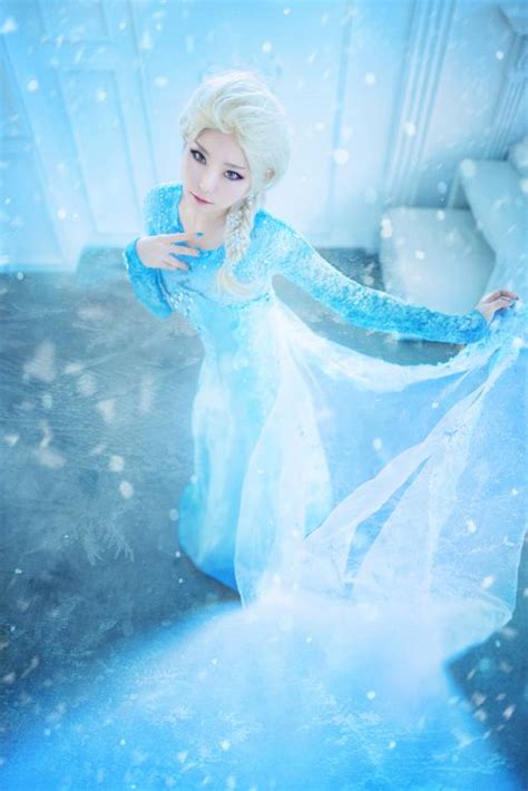 Elsa From Frozen Disney Cosplay Frozen Cosplay Amazing Cosplay