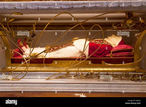 The Body Of Pope John Xxiii In Its Tomb St Peters Basilica Vatican Stock Photo Alamy