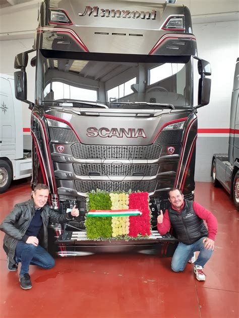 Con Il Nuovo V8 Scania Da 770 Cv Mg Trasporti Realizza Un Sogno