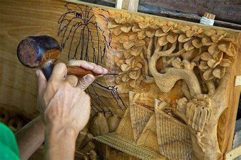 Traditional Handicrafts Chiang Mai Sudaluck Wood Carving