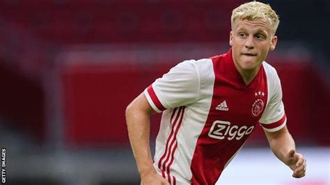 Donny van de beek overview. Official: Man Utd sign Ajax midfielder Donny van de Beek ...