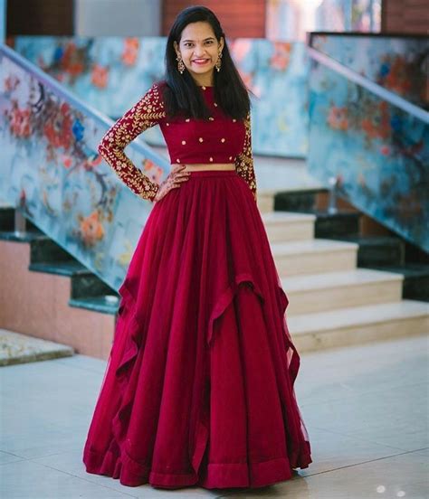 Pin By San On Designer Lehnga Party Wear Indian Dresses Designer Dresses Indian Indian Dresses
