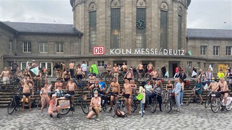 Naked Bike Ride in Köln Warum am Juli Radfahrer nackt durch
