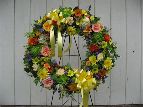 Fresh Funeral Wreath With Images Wreaths Sympathy Flowers Funeral