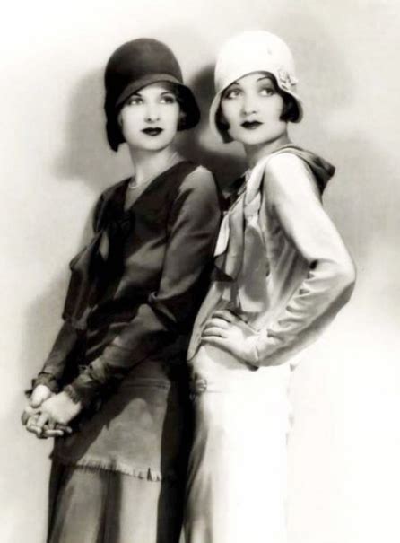 Duets Sisters Twins And Groups Of Two In Art And Photos Flapper Friends 1920s Fashion Women