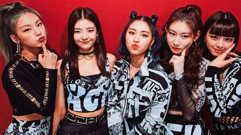 Itzy Photo ️ K Pop Boy Band Pop Bands Girl Bands South Korean Girls