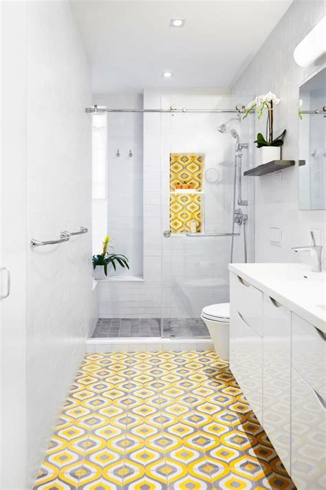 See how top designers create both timeless and trendy looks with marble, cement, ceramic, porcelain, faux wood and glass tile. Top 20 Bathroom Tile Trends of 2017 | HGTV's Decorating ...