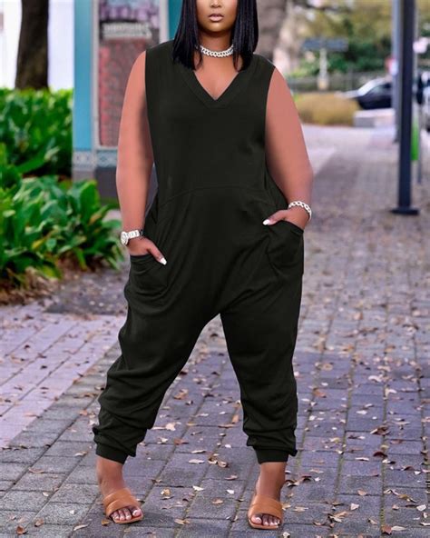Solid Sleeveless Loose Jumpsuit With Pockets