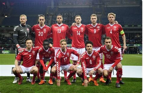Finland suspended after christian eriksen collapses on the pitch | espn fc. Dinamarca: Grupo C Goleiro:Kasper Schmeichel (Leicester ...