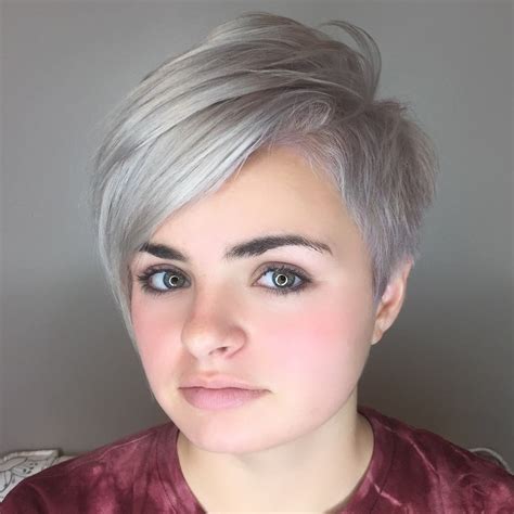 This is one of the easiest hairstyles for short hair that are flattering for round faces. 30 Short Hairstyles for Round Faces to Create Wow Effect ...