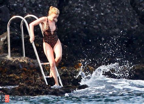 Kylie Minogue Torrid Culo In Bikini Zb Porn