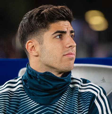 Fabrica unos círculos de colores (azul para el monstruo de las galletas, rojo para elmo, amarillo para. Pin by Rosalin Nina on Marco Asensio | Real madrid, Real ...