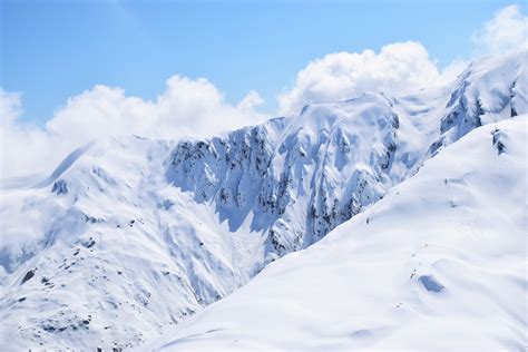 Free Photo Snow Mountain Under Cloudy Sky Adventure