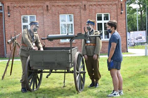 15 sierpnia przypada nie tylko niedziela, ale też święto państwowe i religijne. SKIERNIEWICE: Dzień Wojska Polskiego z defiladą i pokazami ...