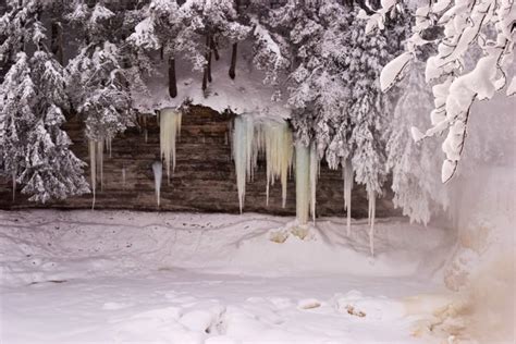 8 Waterfalls In Michigan That Are Beautiful When Frozen In