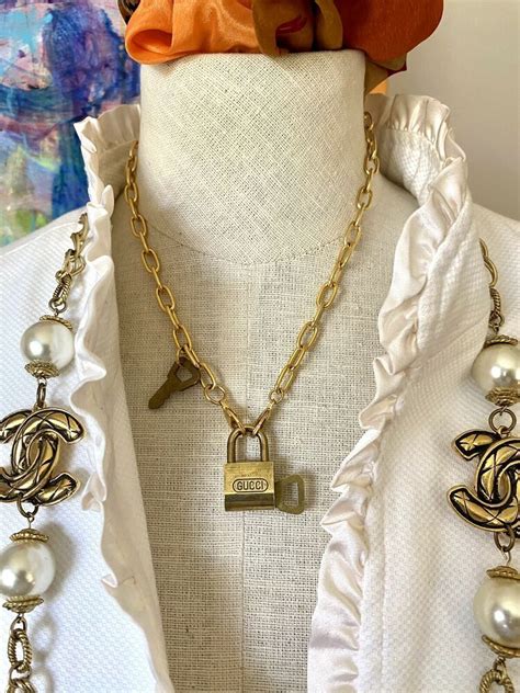 Rare Vintage Gucci Lock And Key Charm Necklace Jewelry Fashion Wardrobe