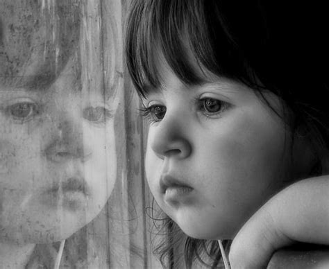 Looking For Cute Sad Baby Girl Alone Wallpaper