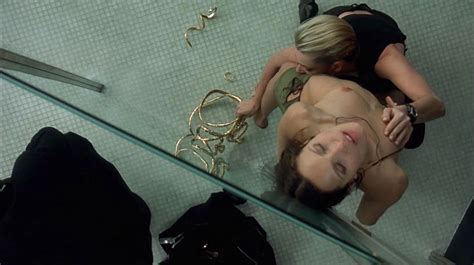 Nackte Rebecca Romijn In Femme Fatale