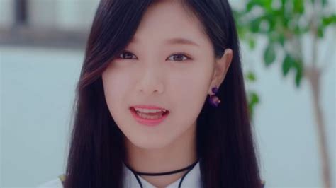 member profile hyunjin loona k pop girl groups 101